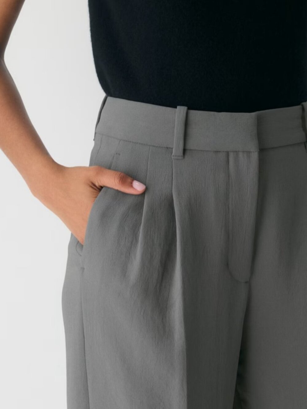 NWT Aritzia The Effortless Pant - Crepette Coal Grey 10 Regular